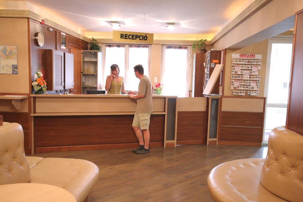 Panorama Wellness Apartman Hotel ハイデゥソボスロー エクステリア 写真